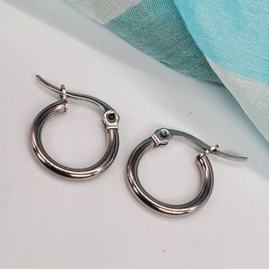 Minimalist Jewelry Small Hoop Comfortable Earrings Rhodium Hypoallergenic